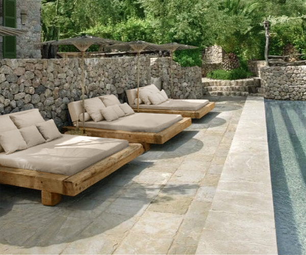 outdoor daybed