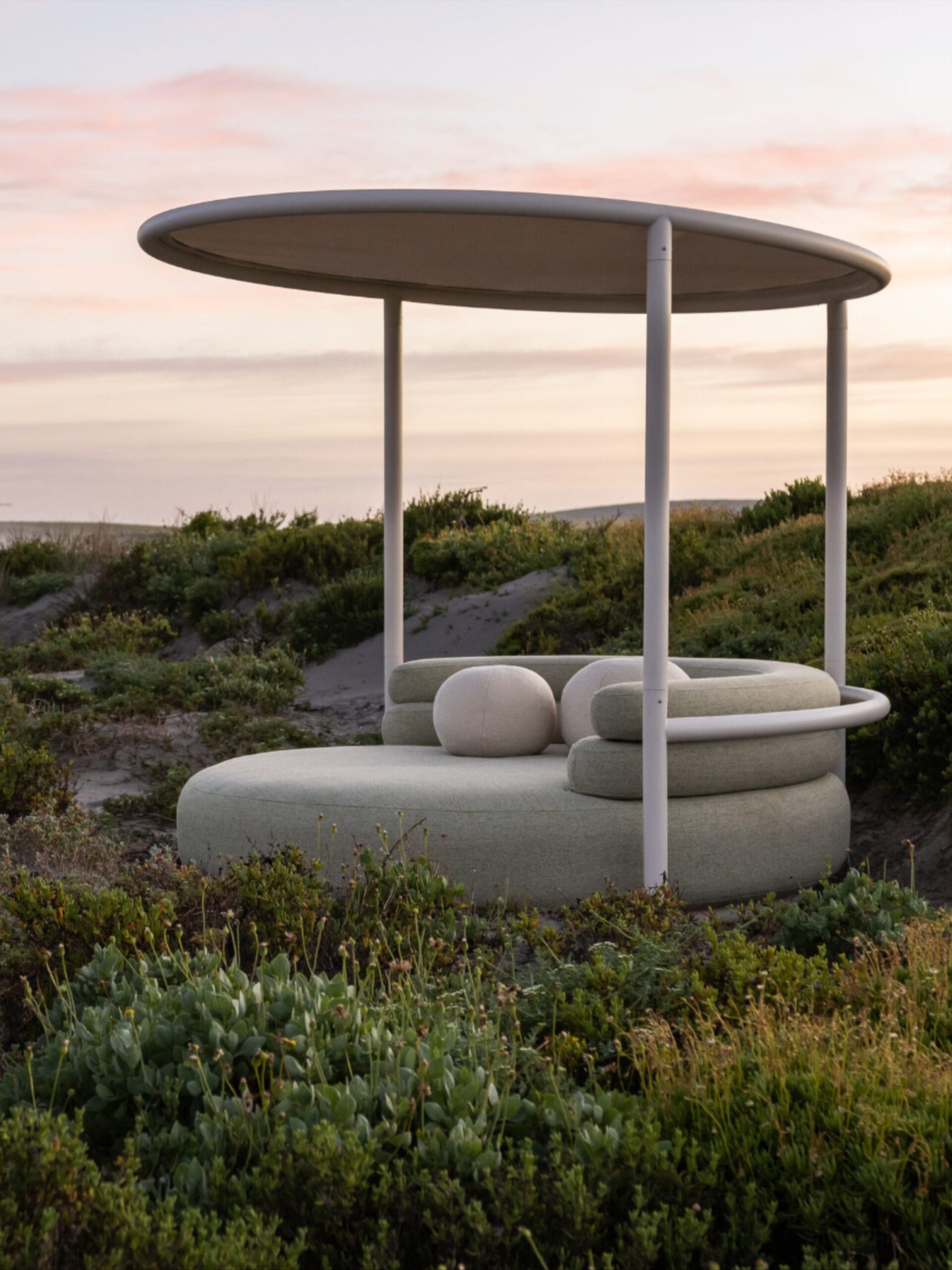 Enjoying the Outdoors: A Daybed for Ultimate Relaxation