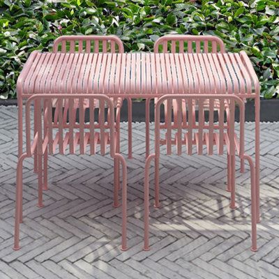 Experience the Joy of Al Fresco Dining with this Stylish Outdoor Dining Set