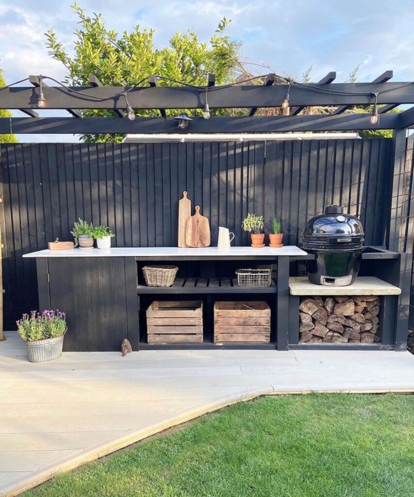 outdoor kitchen