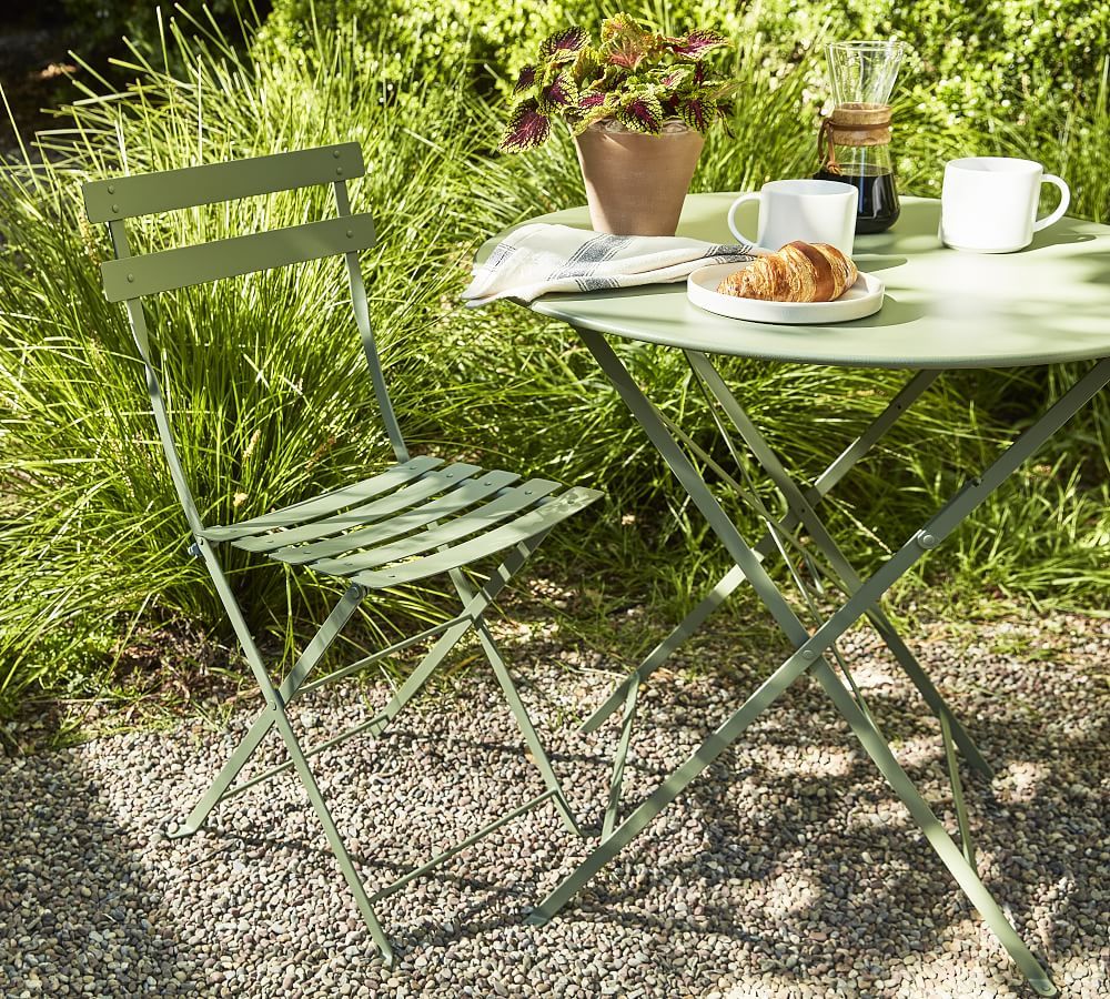 Explore the Many Delights of an Outdoor Bistro Set