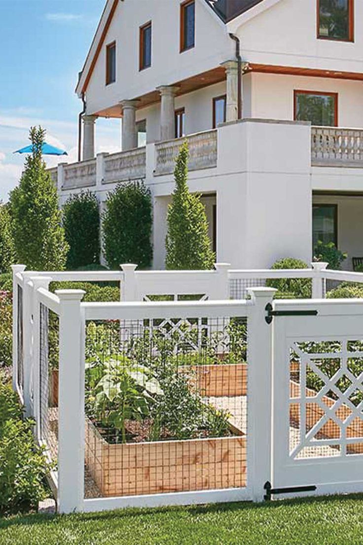 Exploring the Different Types of Garden Fencing for Your Outdoor Space