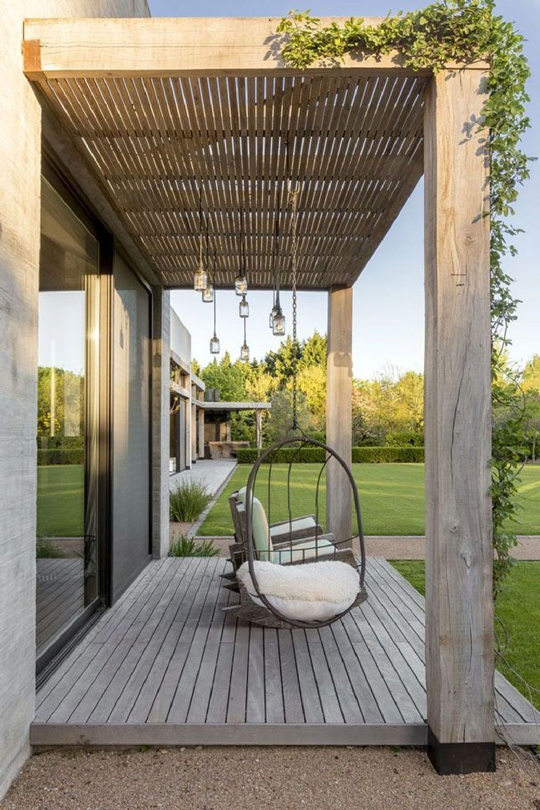 Innovative Ways to Design and Decorate Your Pergola