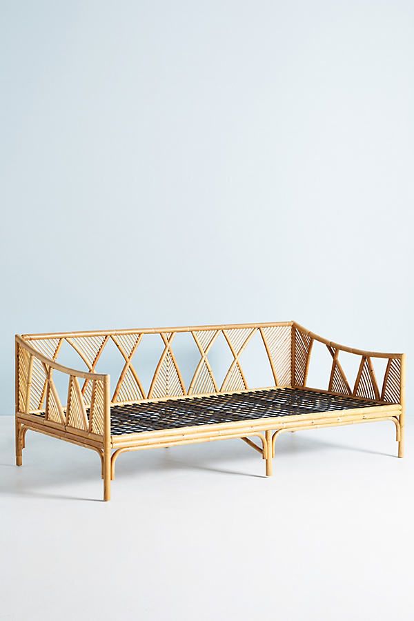 Luxurious Daybeds for Relaxing Outdoors