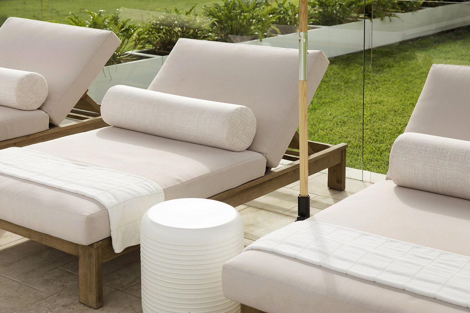 Luxurious Poolside Furnishings to Elevate Your Outdoor Space