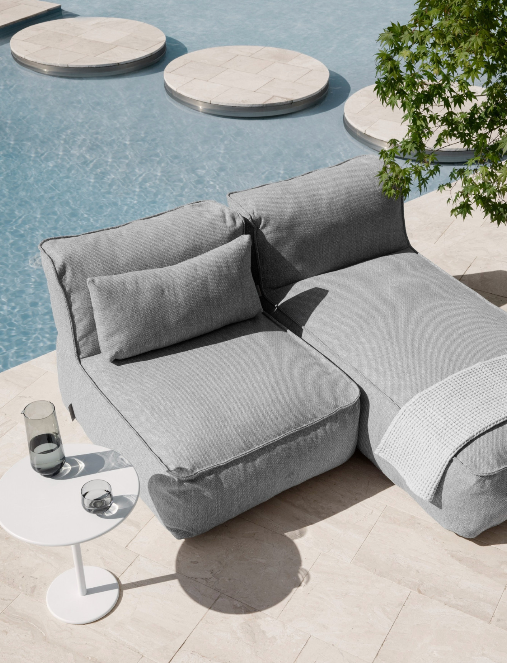 Maximizing Comfort and Style with Sectional Patio Furniture