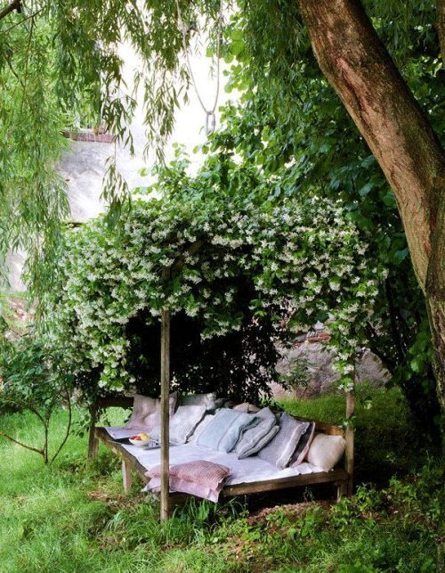 Nap under the Open Sky: The Allure of Outdoor Beds