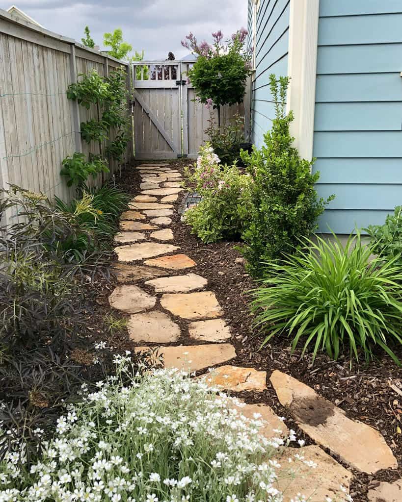 Optimizing Your Side Yard with Beautiful Landscaping