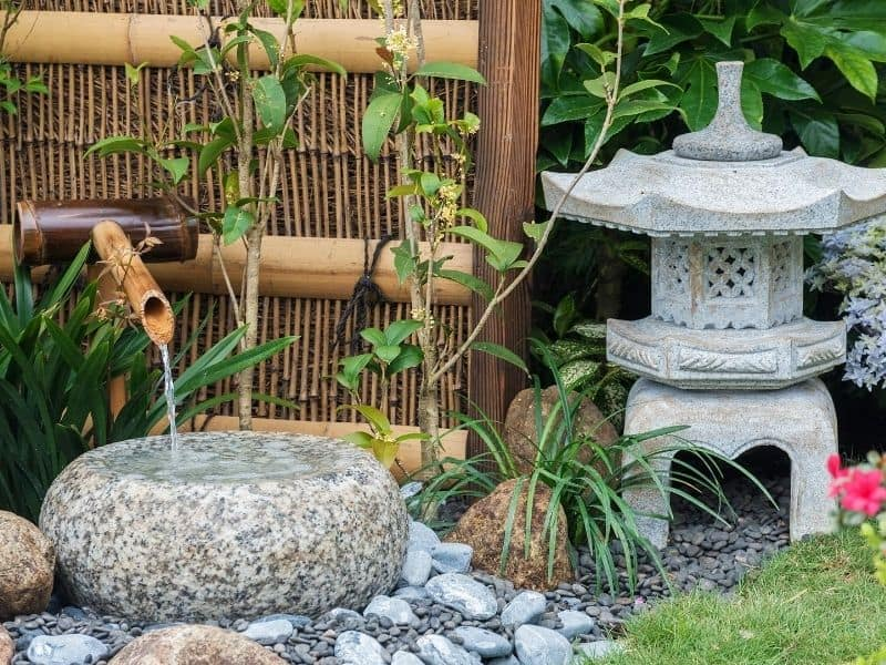 Peaceful Japanese Zen Gardens: Miniature Wellness Oasis