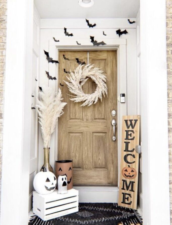 Spooktacular Halloween Porch Decorations to Delight Trick-or-Treaters