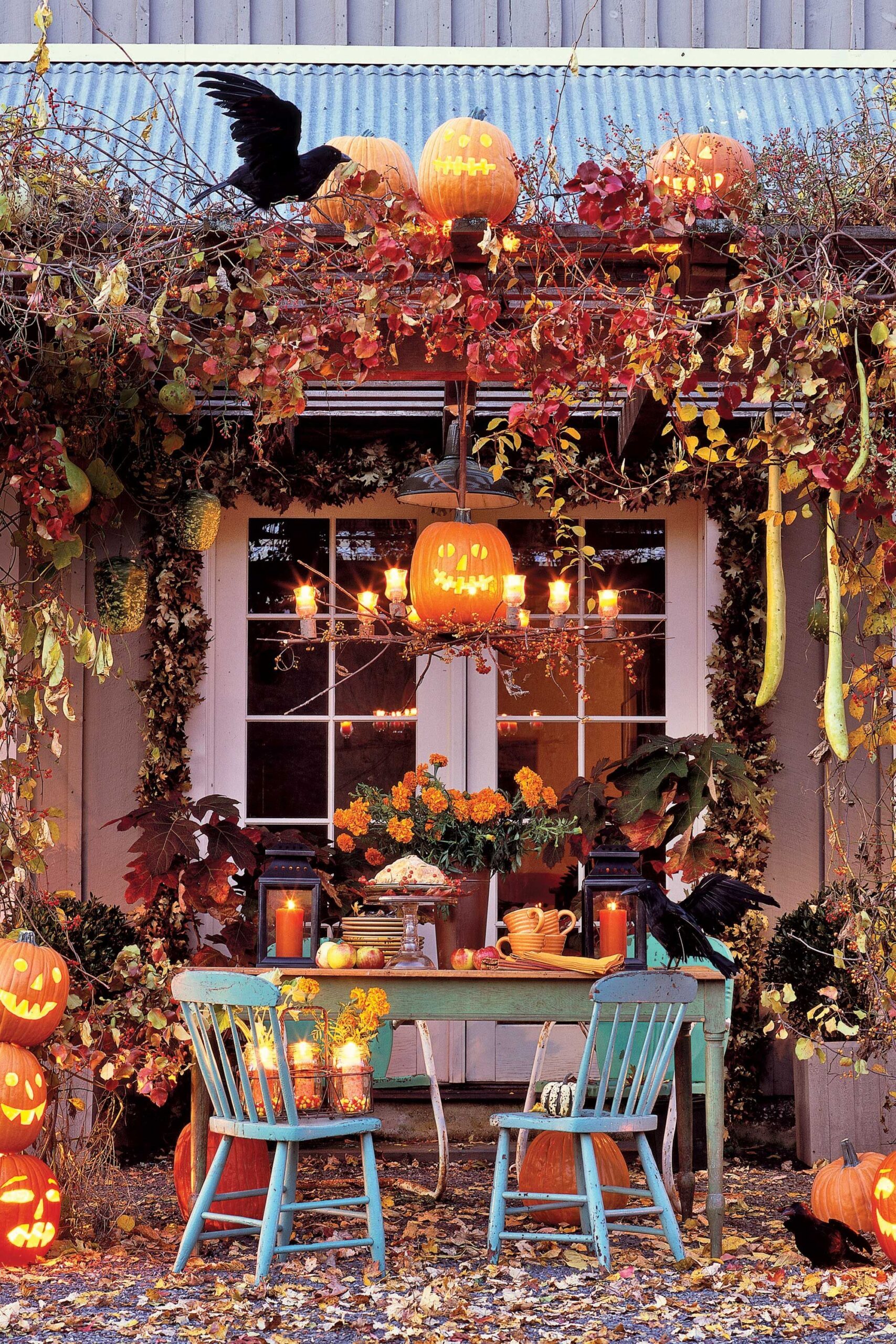 Spooky and Festive Halloween Porch Decor Ideas