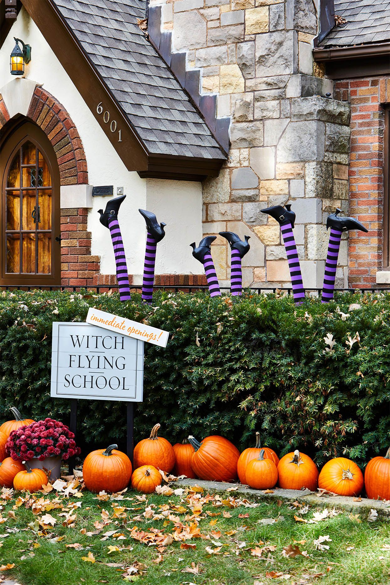 Spooky and Festive Halloween Porch Decor Ideas to Haunt Your Guests