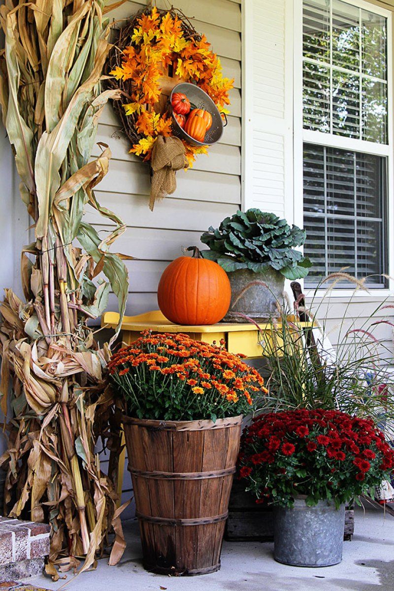 Stunning Autumn Front Porch Decor Inspiration