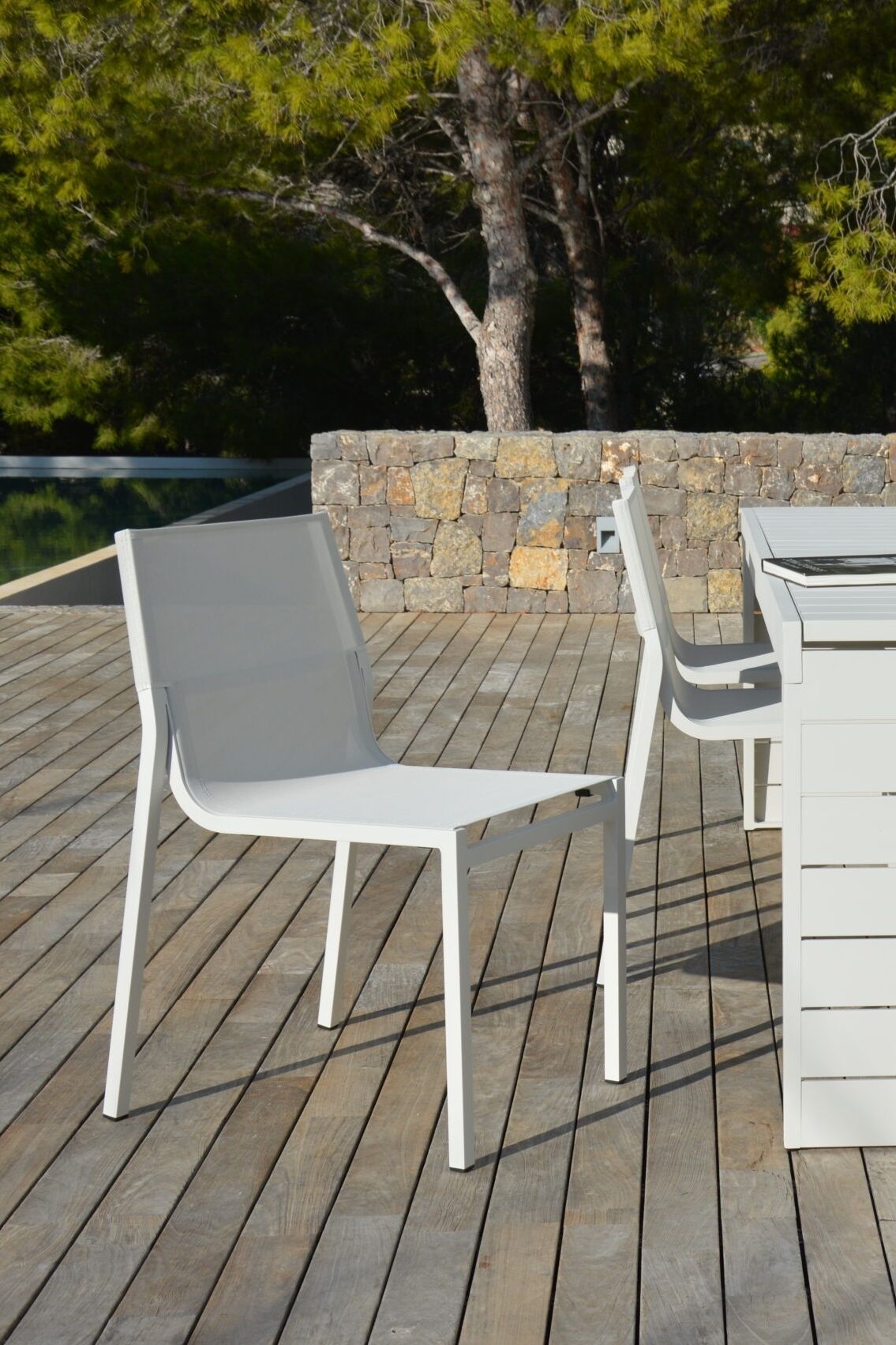 Stylish White Outdoor Furniture: Elevate Your Patio with Timeless Elegance