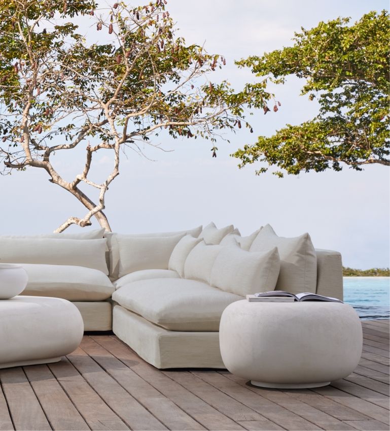 Stylish and elegant white outdoor furniture for your outdoor space