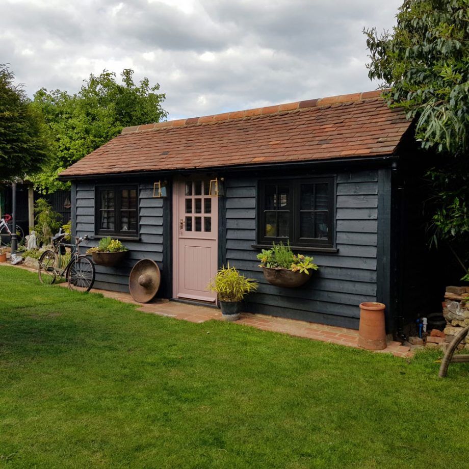 The Allure of Garden Rooms: A Unique Outdoor Retreat