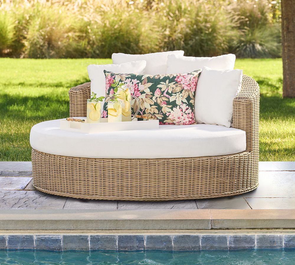 The Allure of Outdoor Wicker Furniture