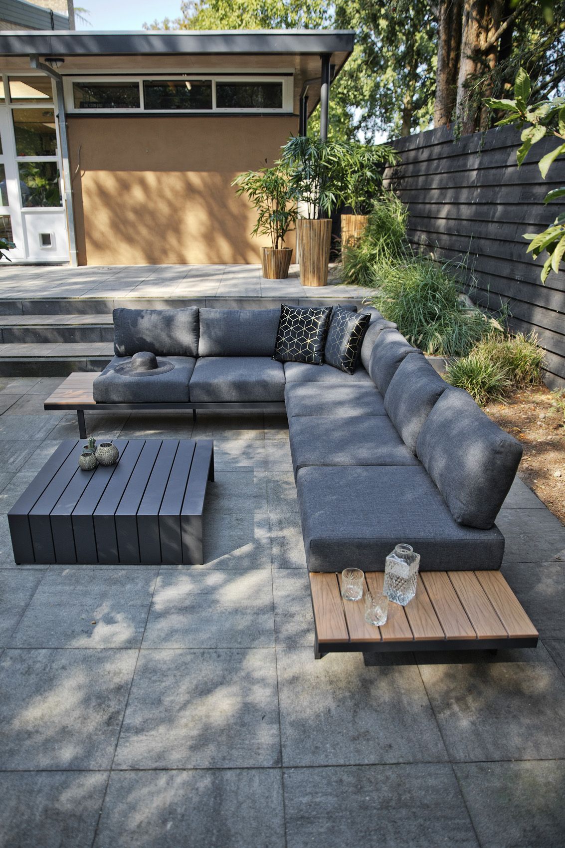 The Appeal of a Complete Outdoor Furniture Collection for Your Patio