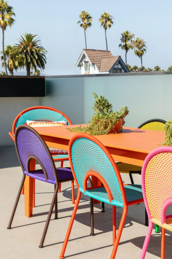 The Art of Decking Out Your Outdoor Space with Stylish Furniture