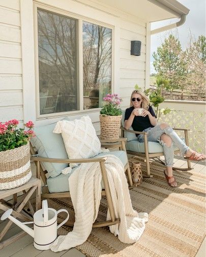 The Art of Styling Your Front Porch with Cozy Furniture