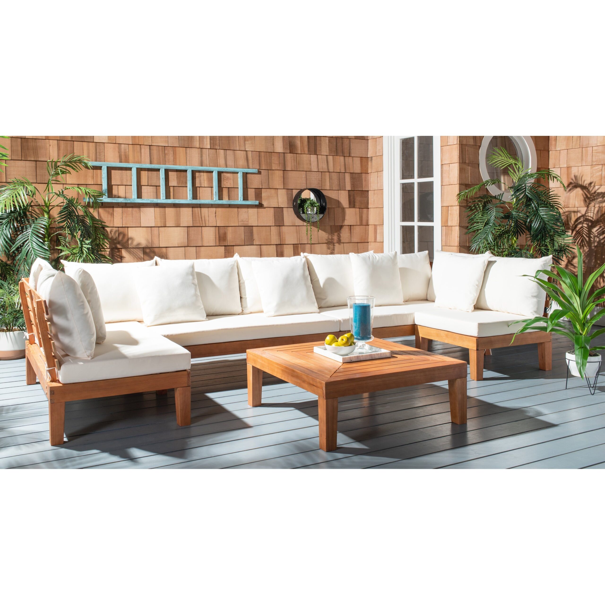 The Beauty and Comfort of a Patio Sectional Set