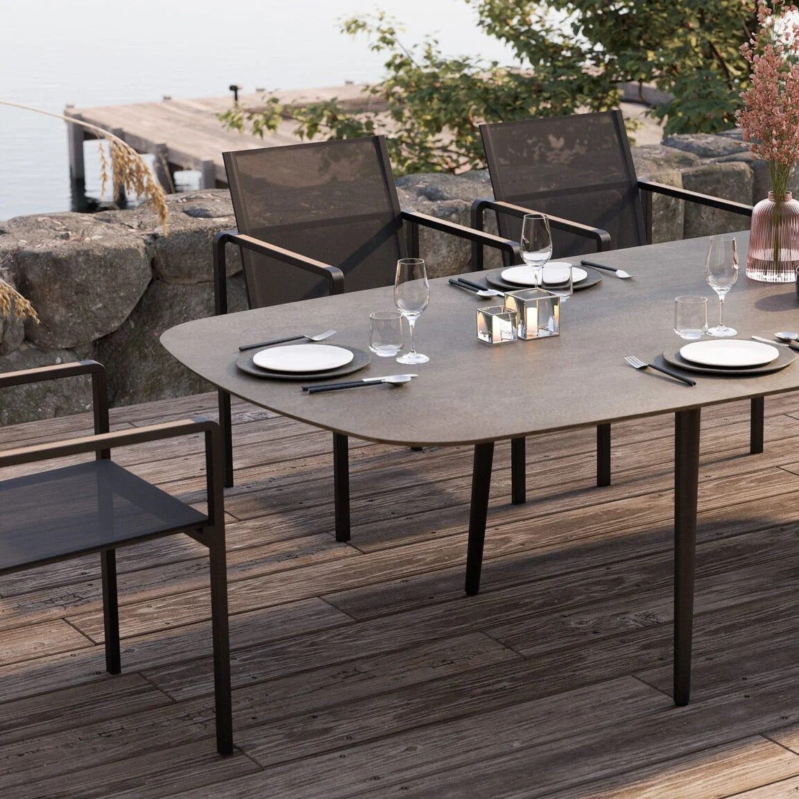 The Beauty of Alfresco Dining: Exploring Outdoor Dining Tables