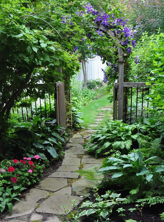 The Beauty of Garden Paths and Walkways