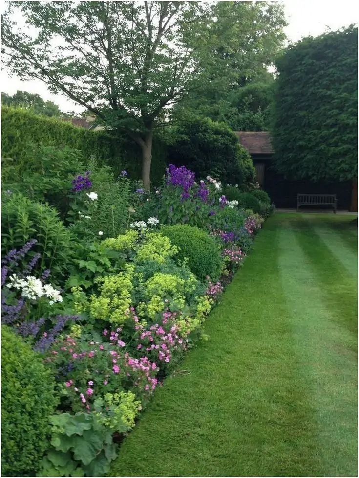 The Beauty of Landscaped Gardens: A Peaceful Escape