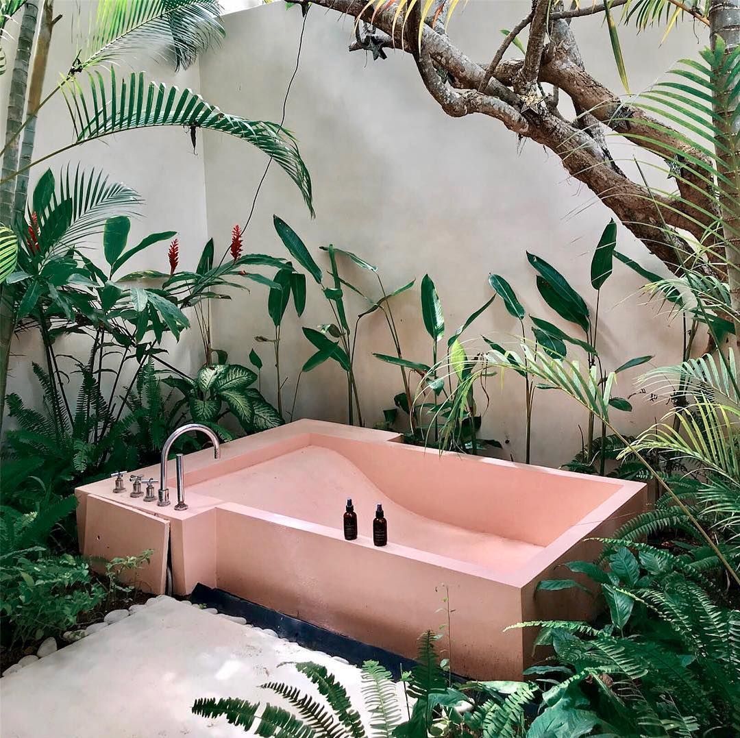 The Beauty of Luxurious Garden Tubs