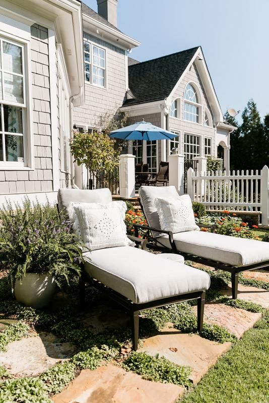 The Beauty of Patio Lounge Chairs: A Must-Have Addition to Your Outdoor Space