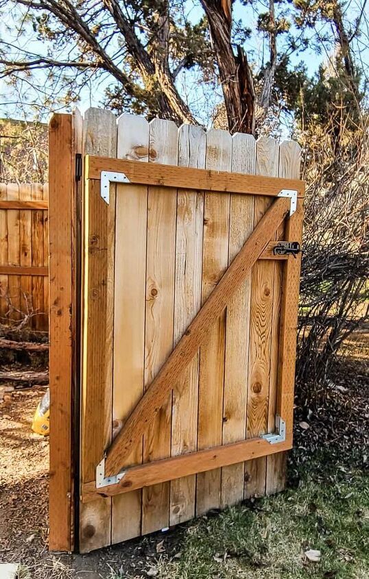 The Benefits of Installing a Side Yard Gate