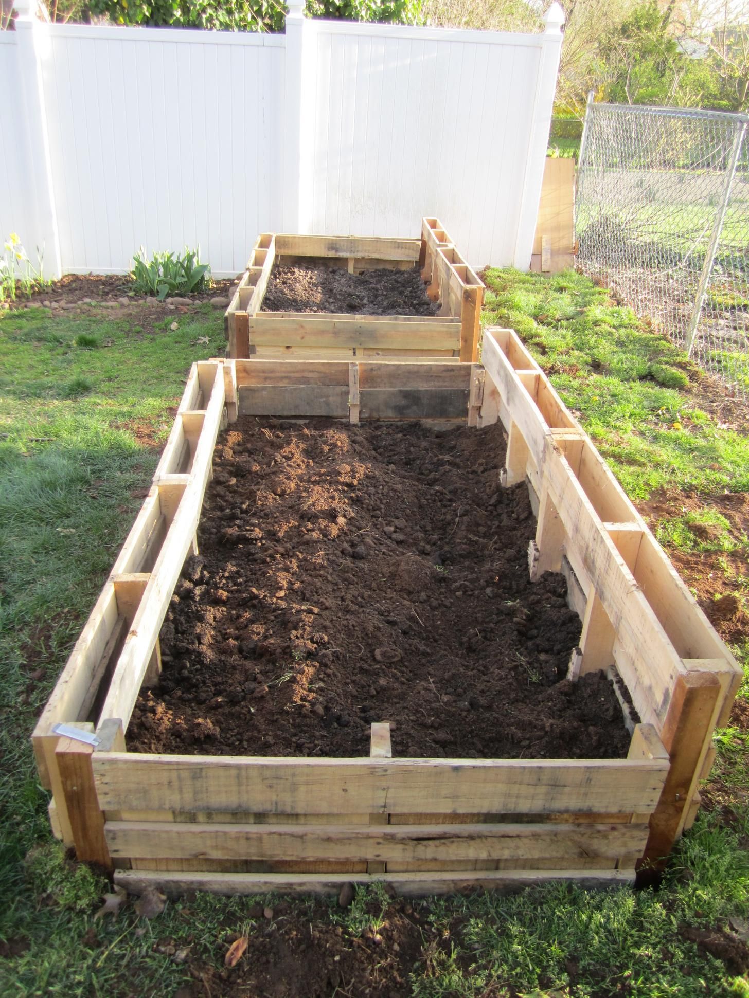 The Benefits of Using Pallets for Raised Garden Beds