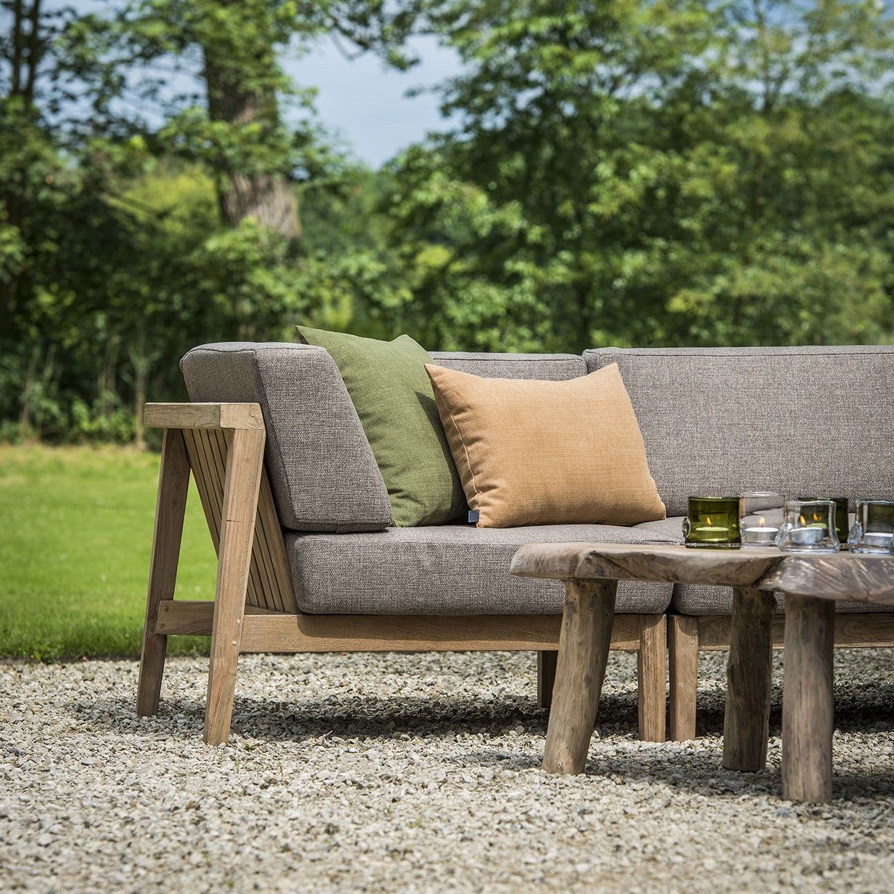 The Benefits of a Garden Sofa for Outdoor Comfort and Style