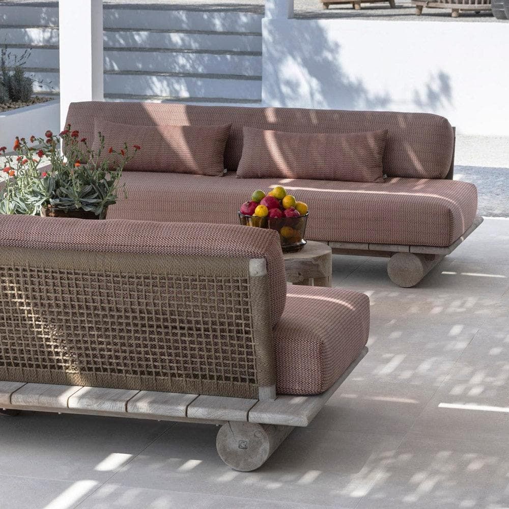 The Charm of Outdoor Wicker Furniture