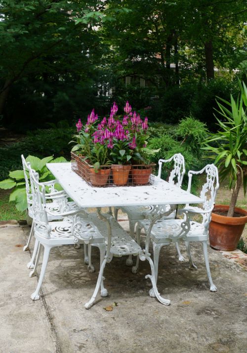 The Charm of Vintage Patio Furniture