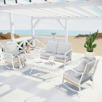 The Charm of White Wicker Patio Furniture