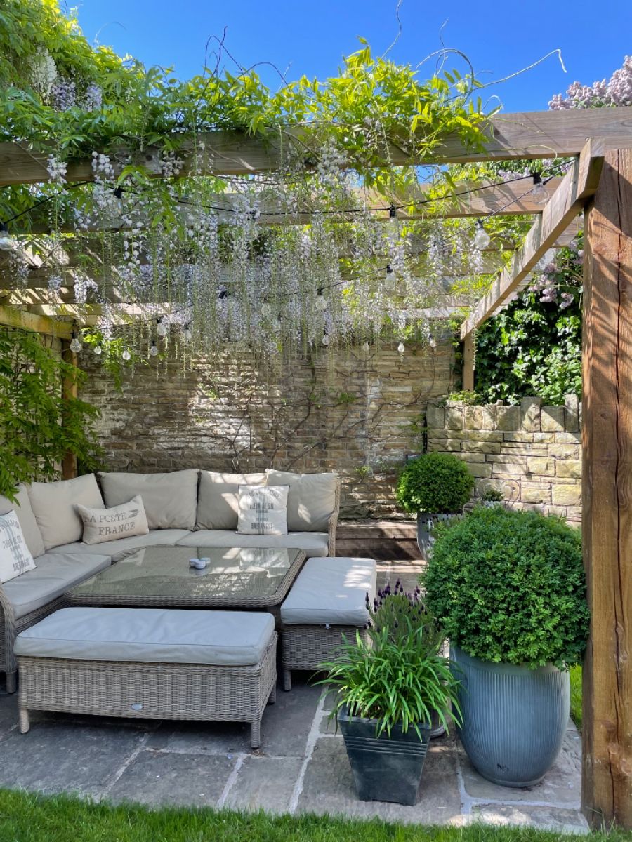 The Charm of Wooden Pergolas: A Timeless Addition to Your Outdoor Space