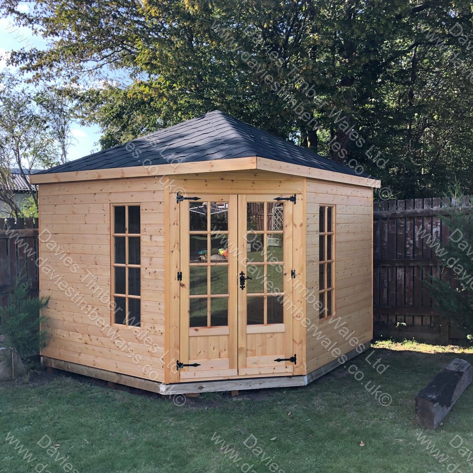 The Charm of a Corner Shed: A Space-Saving Solution for Your Outdoor Storage Needs