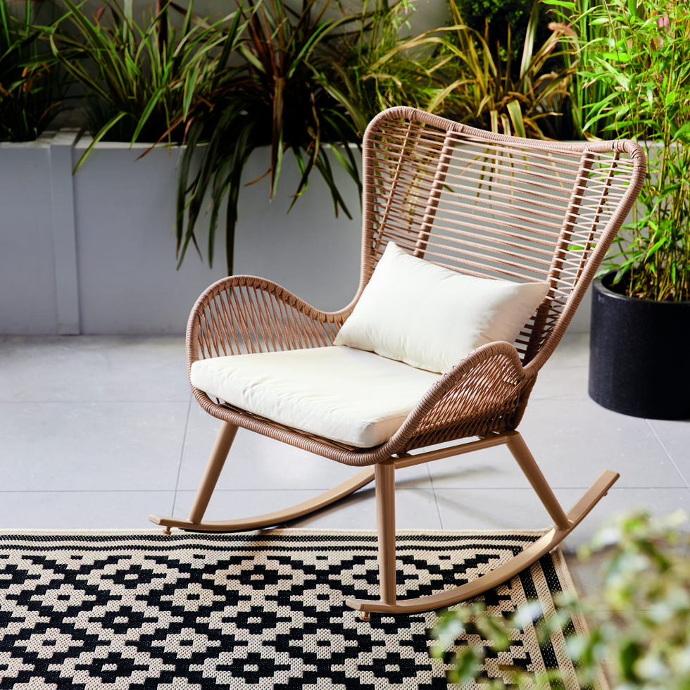 reclining garden chairs