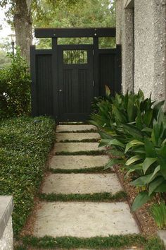 The Essential Access Point: Side Yard Gates for Your Home