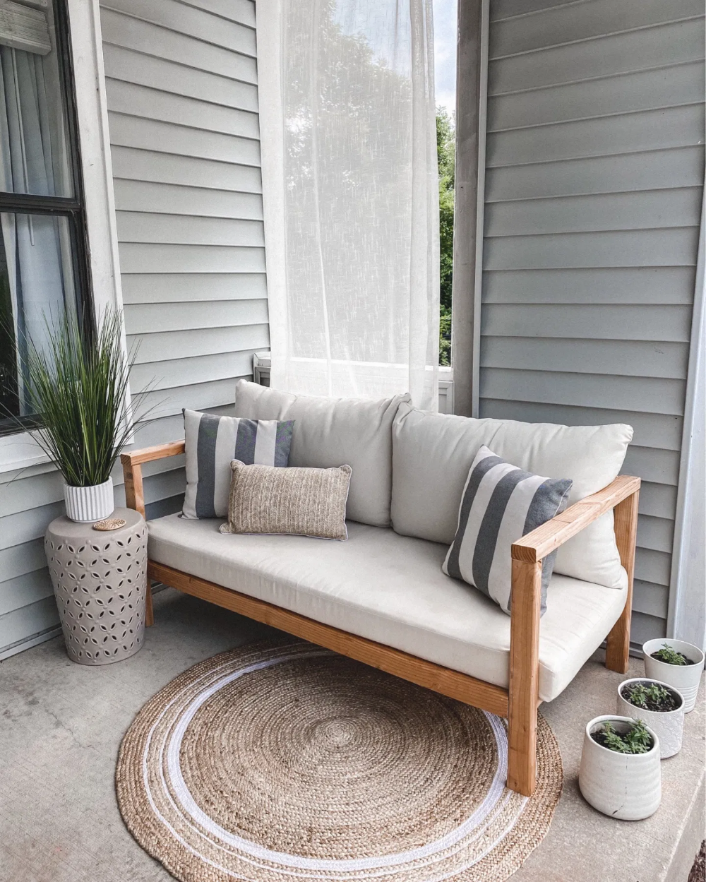 The Essential Pieces for Creating a Cozy Front Porch Retreat