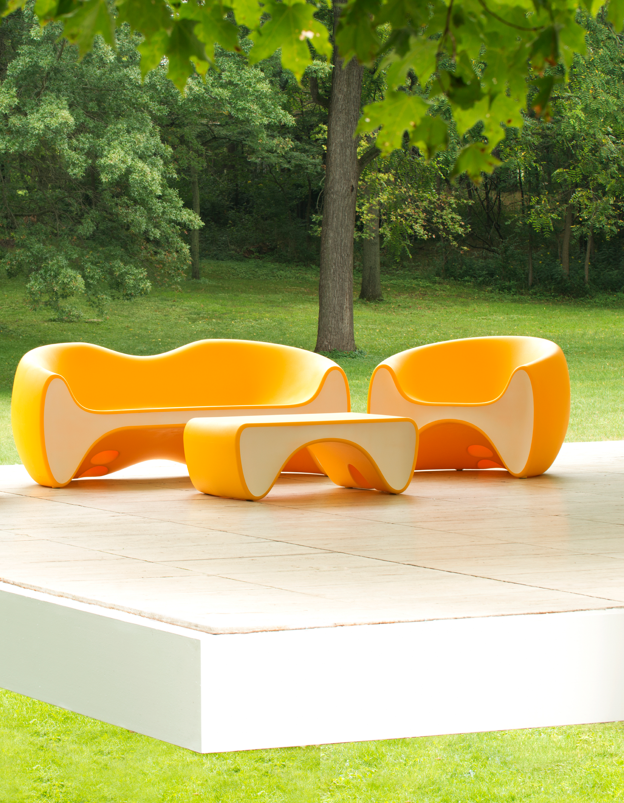 The Evolution of Modern Garden Furniture: A Blend of Style and Function