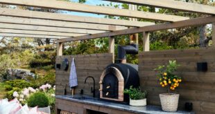 outdoor kitchen