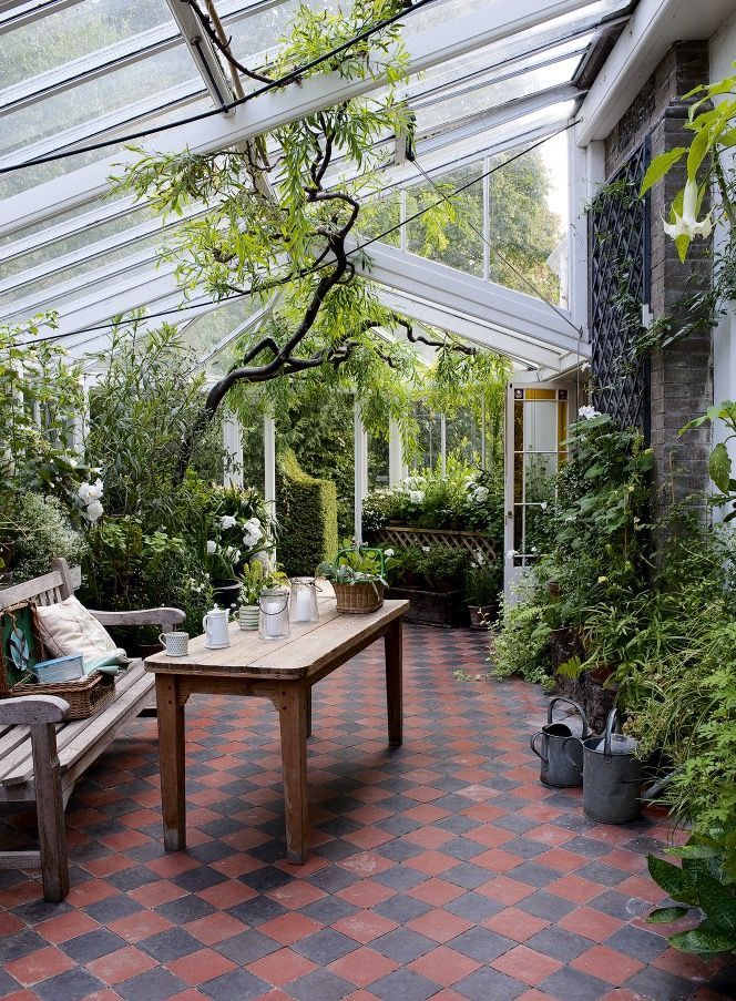 The Joys of Garden Rooms: A Tranquil Escape just a few Steps Away