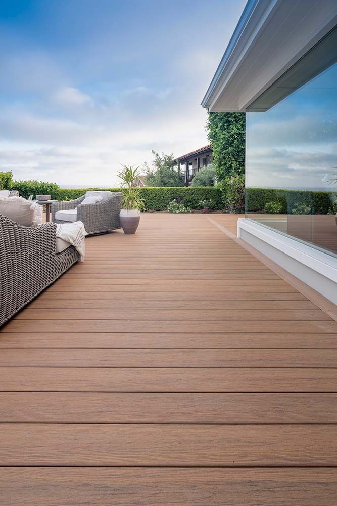 The Many Benefits of Composite Decking for Your Outdoor Space