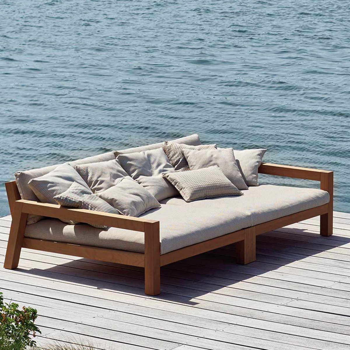 The Perfect Addition to Your Outdoor Oasis: Garden Sofas