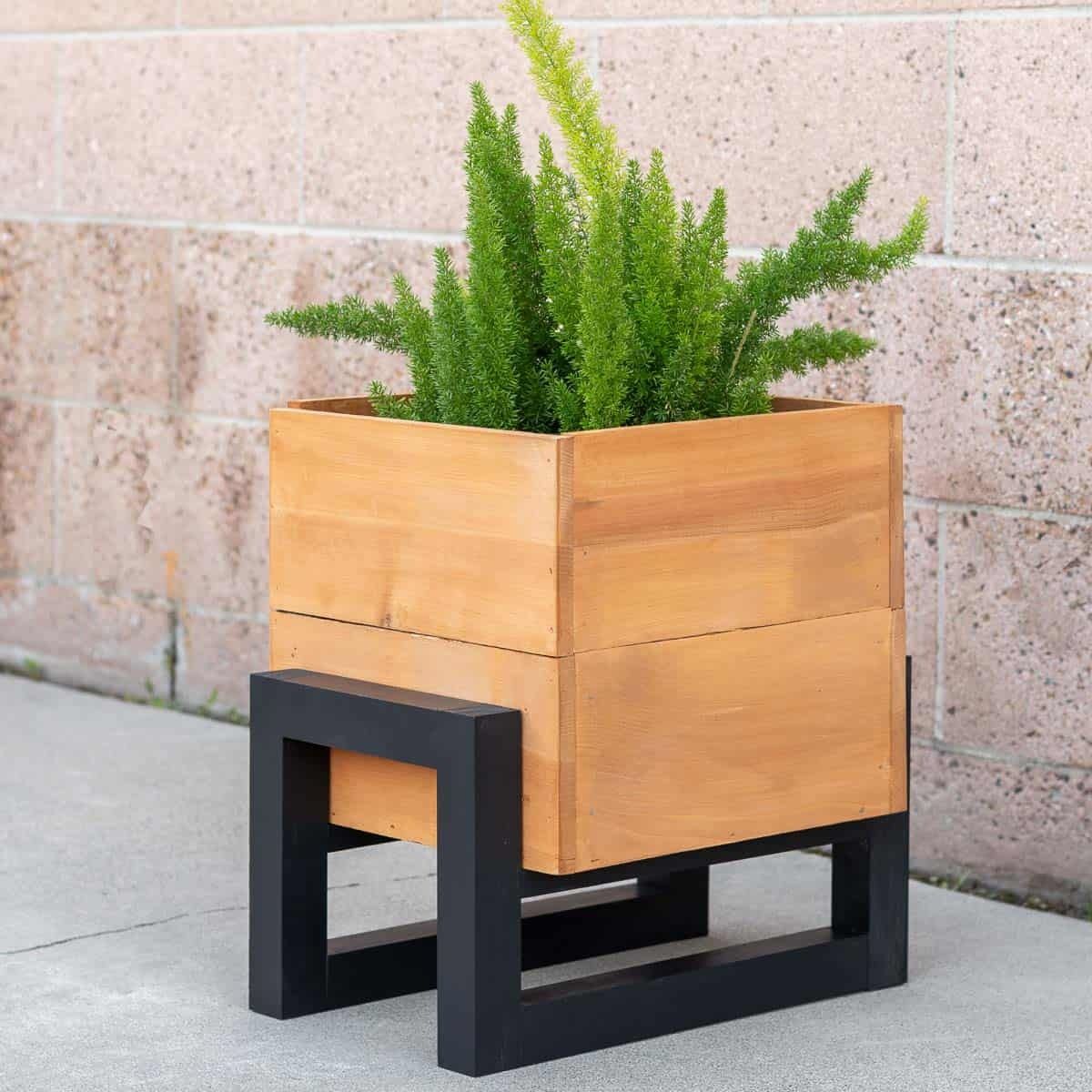 The Perfect Garden Planter Stand for Your Growing Plants