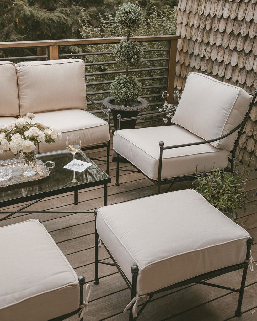 The Perfect Outdoor Lounge: Complete Patio Furniture Set for Your Relaxing Oasis