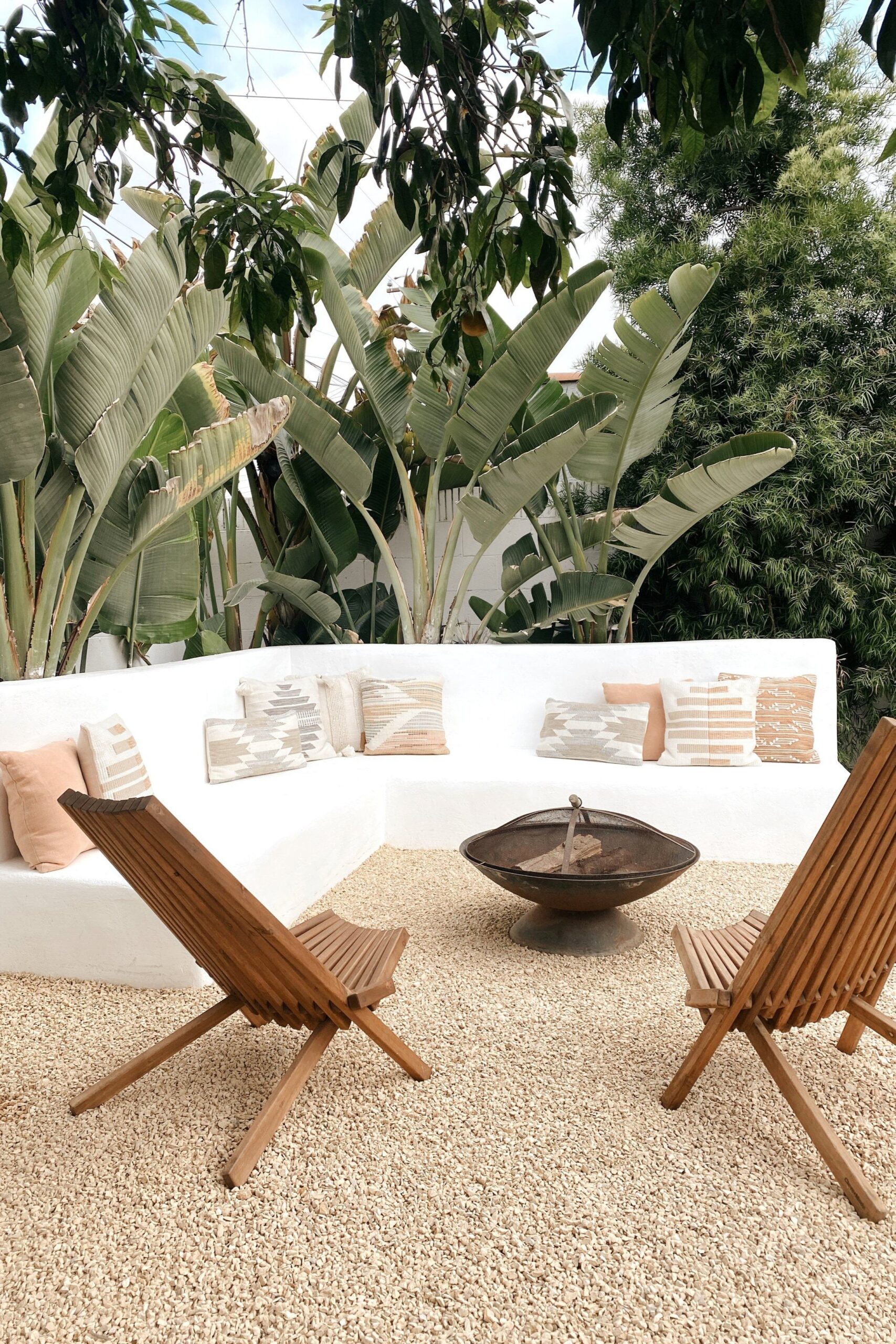 The Perfect Seating Solution for Your Outdoor Space: A Complete Guide to Outdoor Sectional Sofas