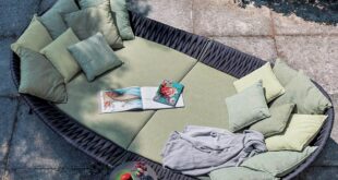 outdoor daybed